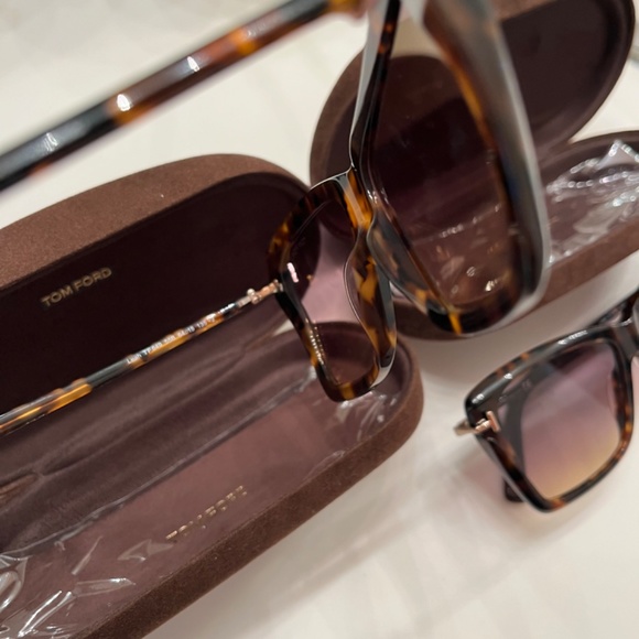 Tom Ford Leah sunglasses (price per each) main image 5